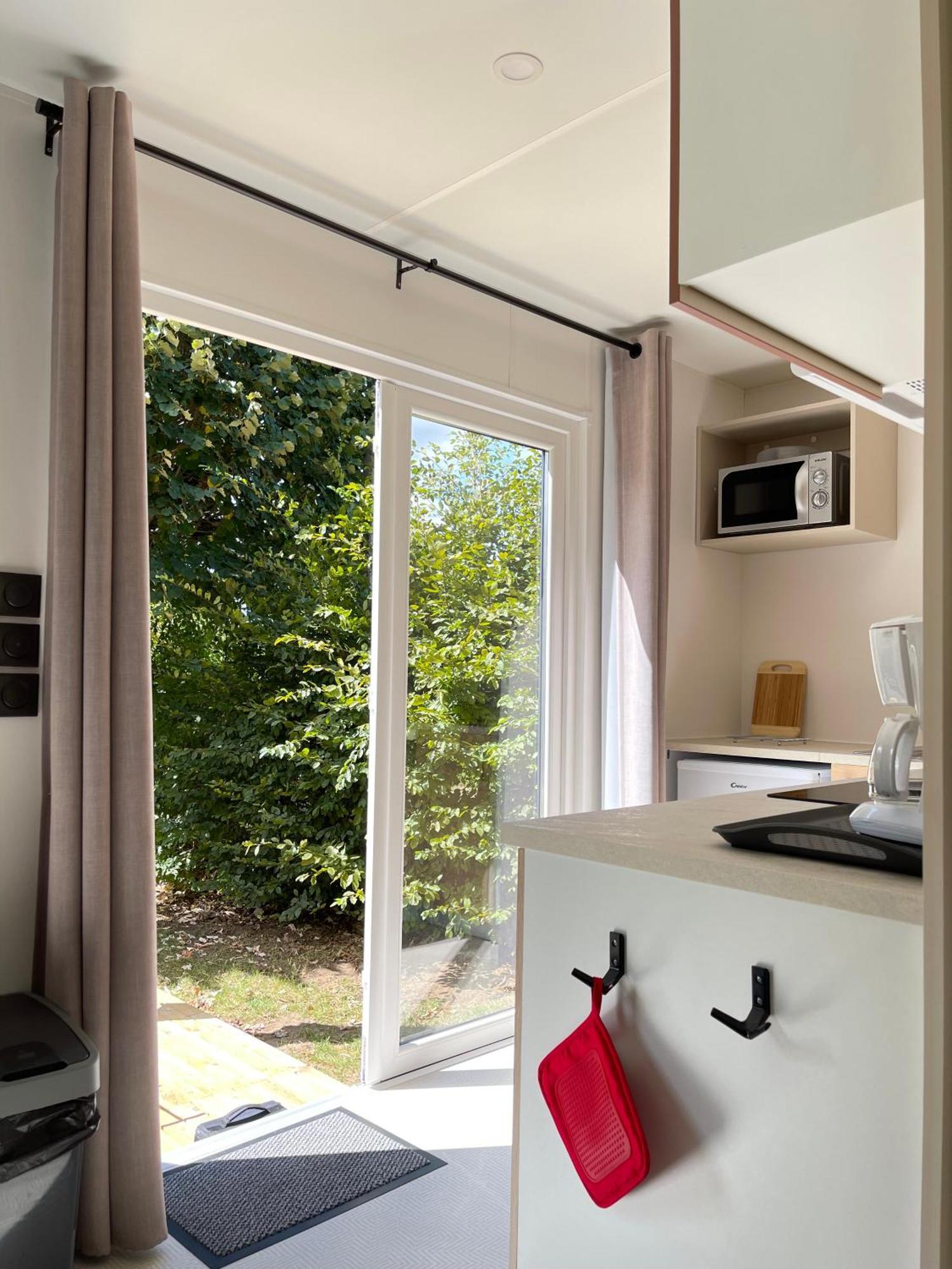 Camping Canal De Berry Saint-Amand-Montrond Exterior foto